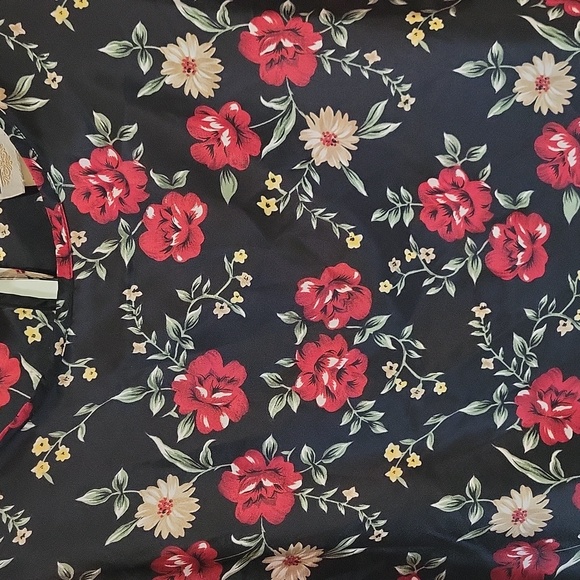 Vintage T.R. Bentley Red Flowered Blouse (XL) - Picture 4 of 12